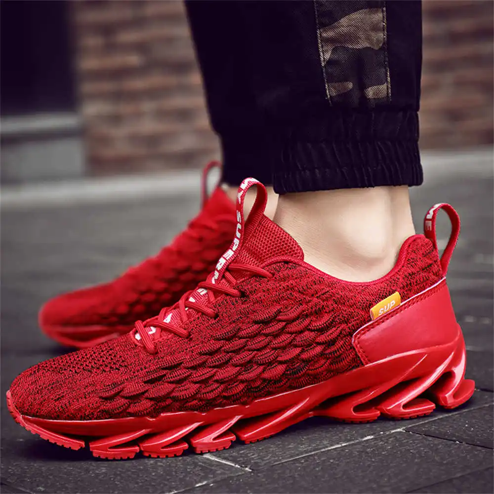 size 44 size 39 walking shoes  – Streetwear Brand Red Bewertung und Preis