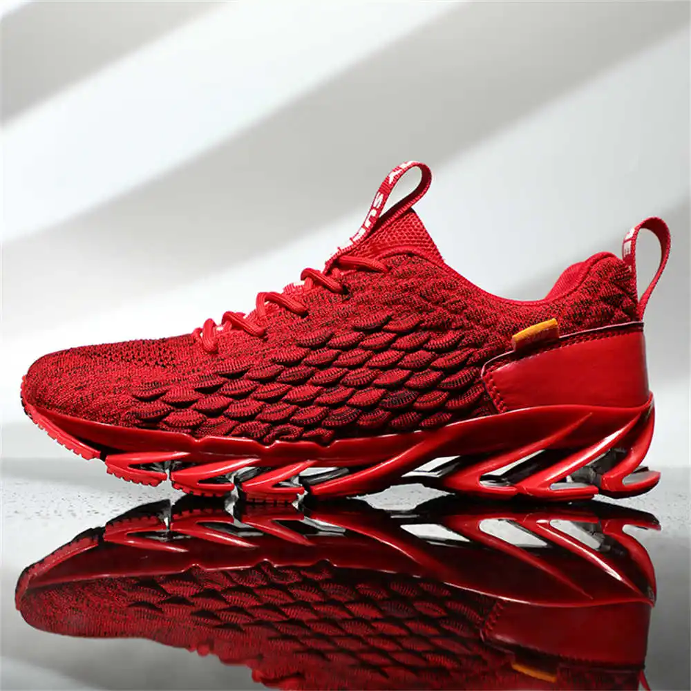 size 44 size 39 walking shoes  – Streetwear Brand Red Bewertung und Preis