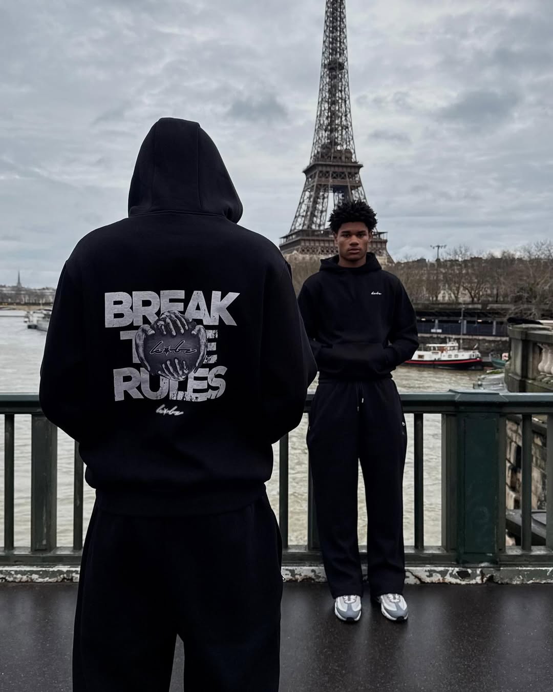 Y2K Streetwear Black Mini Logo – Streetwear Brand Logo Design Bewertung und Preis