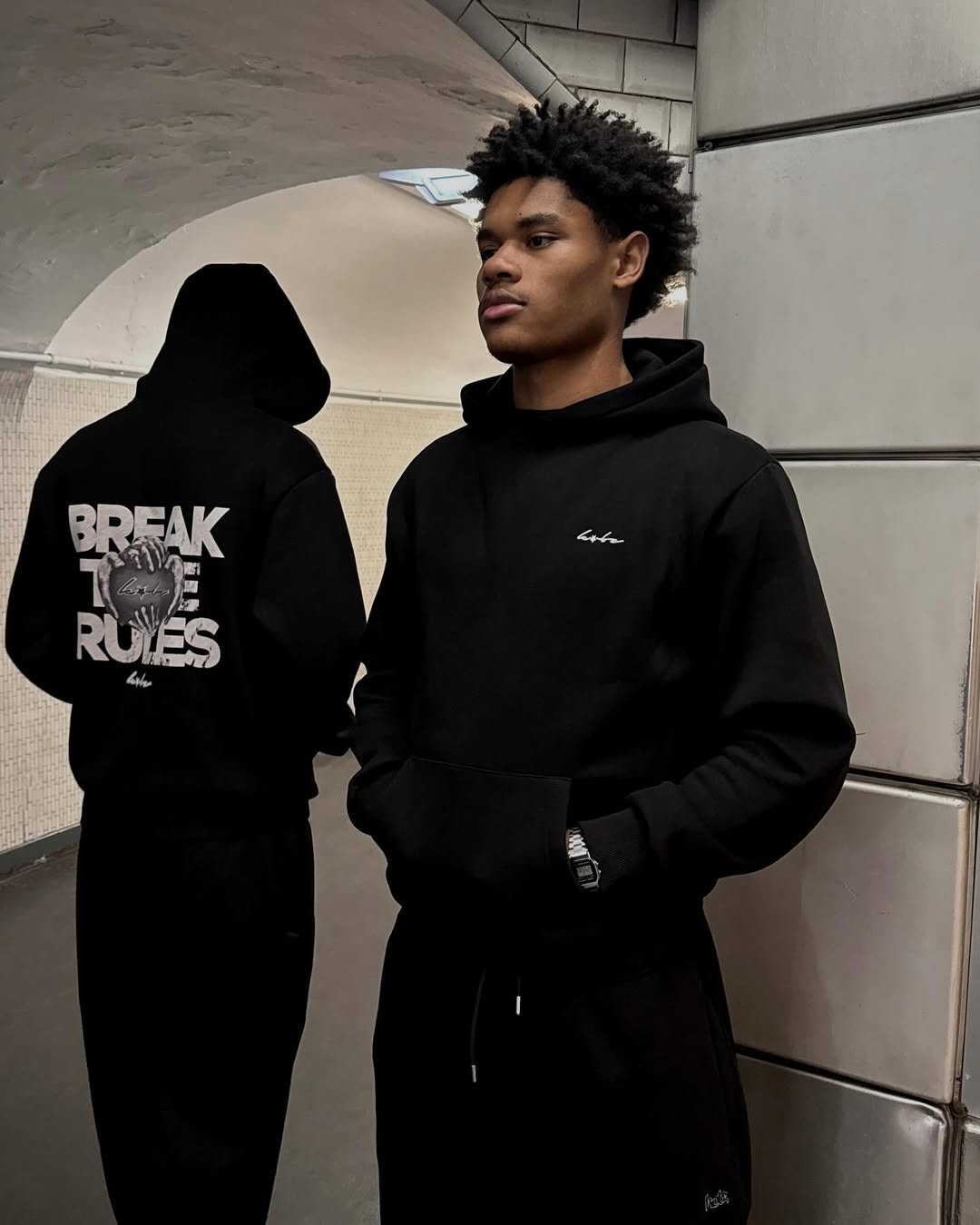 Y2K Streetwear Black Mini Logo – Streetwear Brand Logo Design Bewertung und Preis